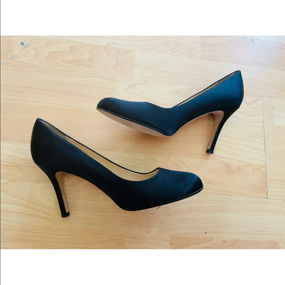 KATE SPADE black silk pumps size 8.5 classic